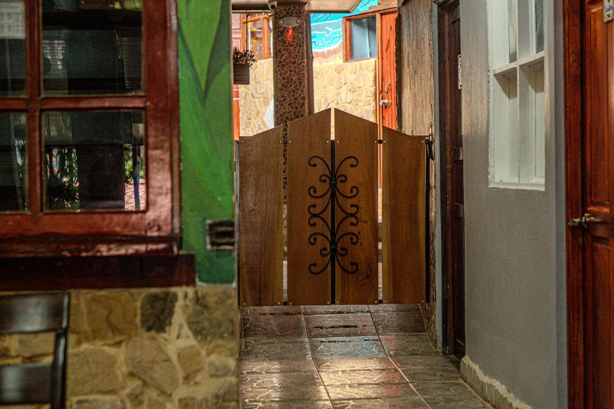 Costa Linda Art Hostel Manuel Antonio Exteriér fotografie